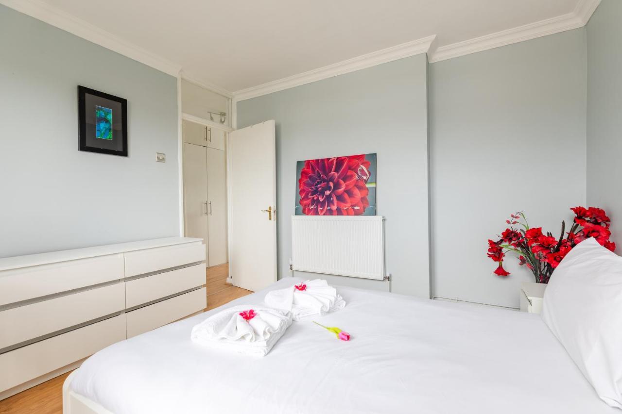 Cosy 3 Bed Flat Ideal For Trips To ロンドン エクステリア 写真
