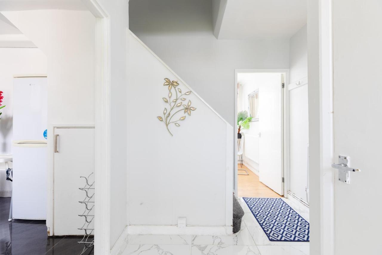 Cosy 3 Bed Flat Ideal For Trips To ロンドン エクステリア 写真